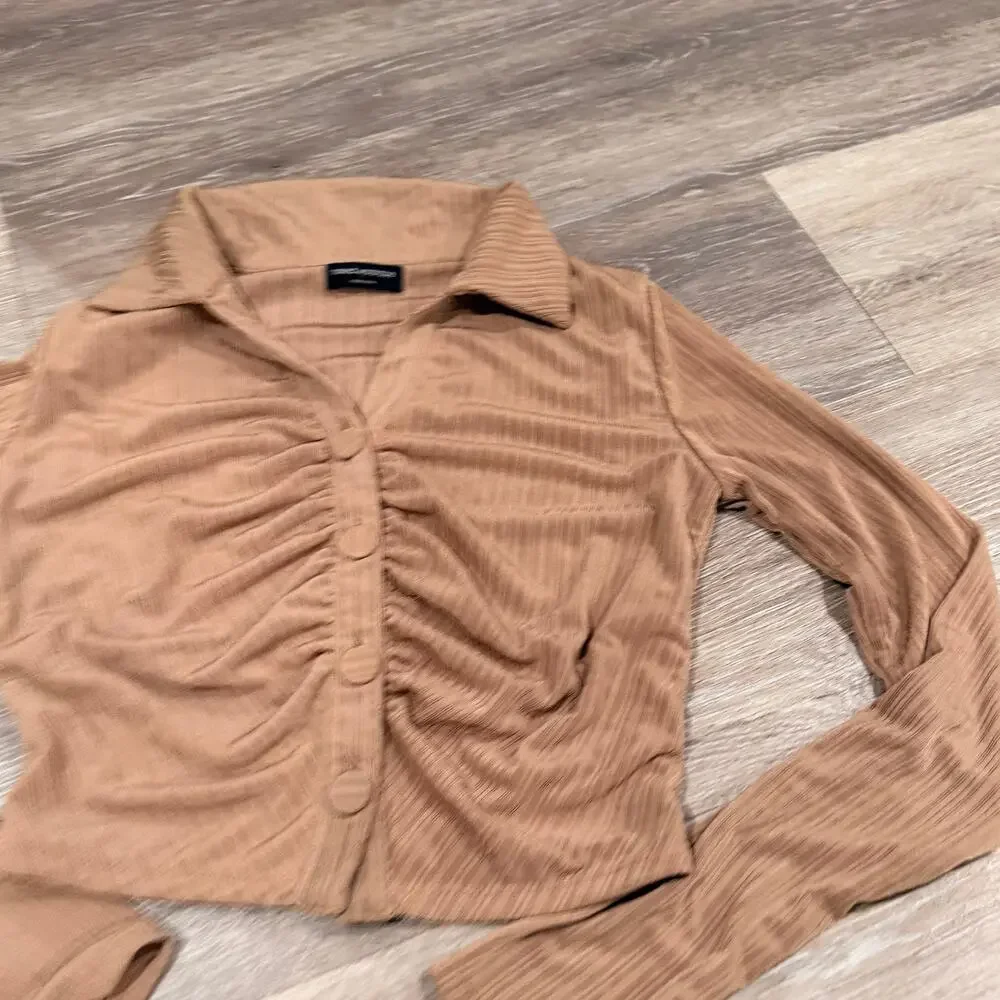 Naked Wardrobe Nude Collared Crop Top Buttoned Down Size Small - Picture 2 of 5